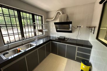 Fully Renovated 2 Storey House, Taman Ozana Impian Ayer Keroh Melaka For Rent 