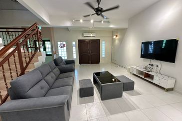 Fully Renovated 2 Storey House, Taman Ozana Impian Ayer Keroh Melaka For Rent 