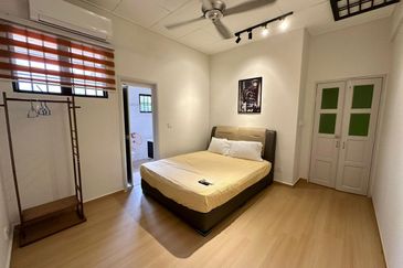 Fully Renovated 2 Storey House, Taman Ozana Impian Ayer Keroh Melaka For Rent 