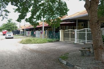 Teres Setingkat Taman Wadi Iman, Kok Lanas, Ketereh, Kota Bharu, Kelantan