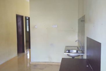 TERES SETINGKAT, TAMAN SEROJA DAMAI, PASIR MAS KELANTAN 