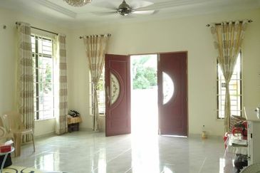 Banglo Setingkat, Kg. Kadok Dalam, Kadok, Ketereh, Kota Bharu, Kelantan 