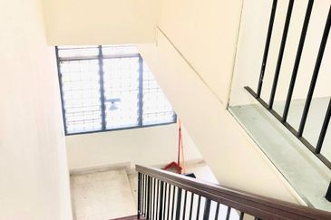 Price Reduce!End Lot 2 Storey Terrace, Taman Delima Alam Damai Cheras