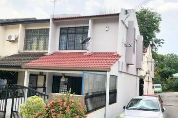 Price Reduce!End Lot 2 Storey Terrace, Taman Delima Alam Damai Cheras
