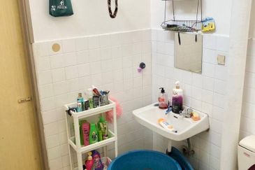 Price Reduce!End Lot 2 Storey Terrace, Taman Delima Alam Damai Cheras