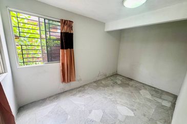 Corner Lot Double Storey Terrace, Taman Koperasi Polis Fasa 2 Gombak KL 