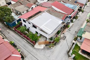 Corner Lot Double Storey Terrace, Taman Koperasi Polis Fasa 2 Gombak KL 