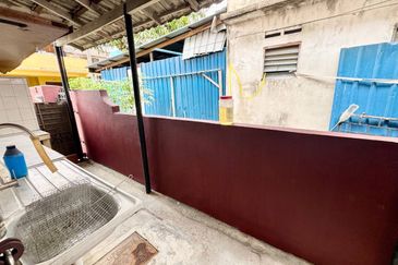 Corner Lot Double Storey Terrace, Taman Koperasi Polis Fasa 2 Gombak KL 