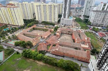 ✅ 𝐑𝐞𝐬𝐢𝐝𝐞𝐧𝐬𝐢 𝐏𝐕𝟏𝟖, 𝐉𝐚𝐥𝐚𝐧 𝐋𝐚𝐧𝐠𝐤𝐚𝐰𝐢, 𝐒𝐞𝐭𝐚𝐩𝐚𝐤 𝐅𝐨𝐫 𝐒𝐚𝐥𝐞 – 𝐁𝐞𝐥𝐨𝐰 𝐌𝐚𝐫𝐤𝐞𝐭 𝐕𝐚𝐥𝐮𝐞!✅