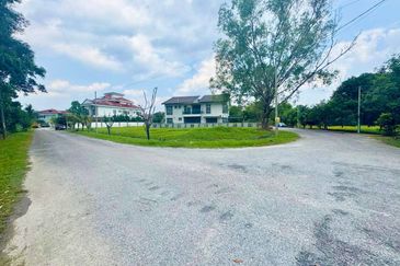 LAND FOR SALE  Bungalow Lot Saujana Impian Kajang