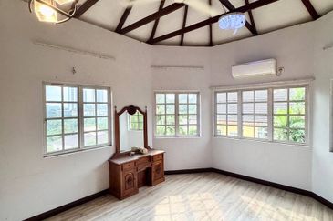 Attached Bungalow House Kampung Bahagia Bangi 