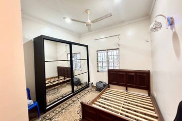 Attached Bungalow House Kampung Bahagia Bangi 