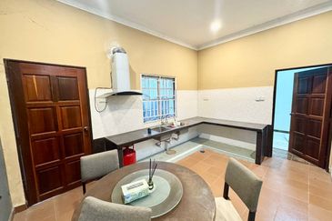 Attached Bungalow House Kampung Bahagia Bangi 