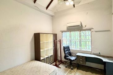 Attached Bungalow House Kampung Bahagia Bangi 