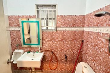 Attached Bungalow House Kampung Bahagia Bangi 