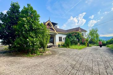 Attached Bungalow House Kampung Bahagia Bangi 