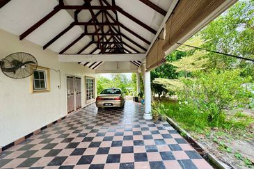 Attached Bungalow House Kampung Bahagia Bangi 