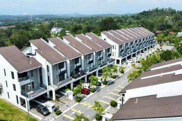 Crescent Park Townvilla, Bukit Mahkota,Bangi