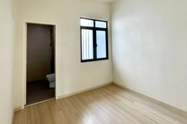 Crescent Park Townvilla, Bukit Mahkota,Bangi