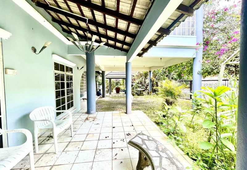 Corner lot, facing Open, 2.5 Storey Bungalow, Jalan H, Taman Melawati with swimming pool -dual frontage