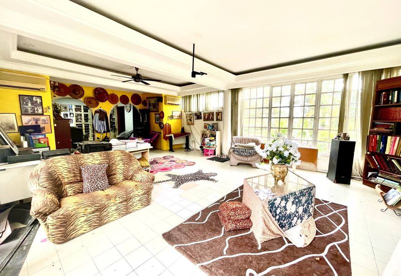 Corner lot, facing Open, 2.5 Storey Bungalow, Jalan H, Taman Melawati with swimming pool -dual frontage