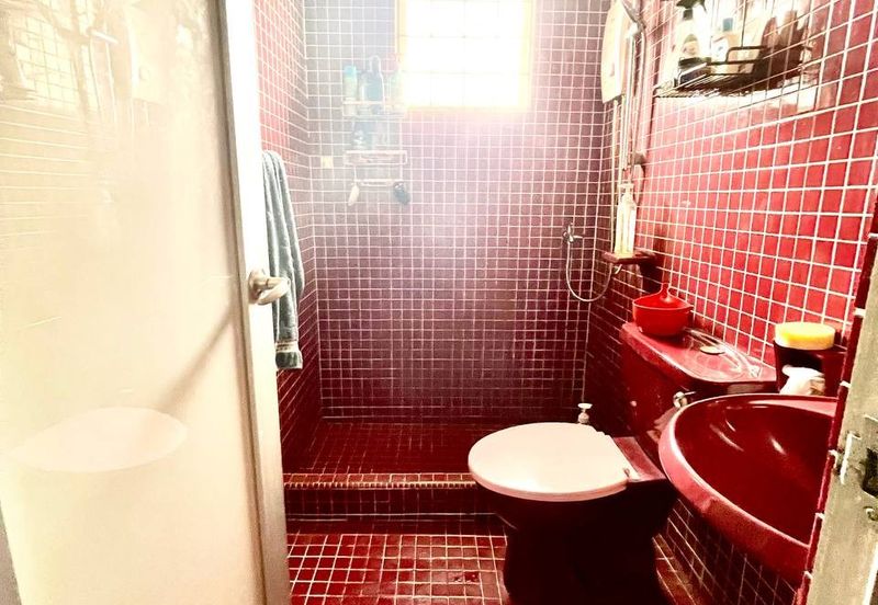 Corner lot, facing Open, 2.5 Storey Bungalow, Jalan H, Taman Melawati with swimming pool -dual frontage