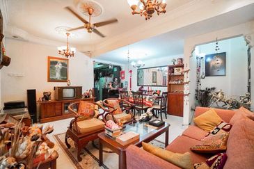 Sri Puteri (Earls Court), Ukay Perdana