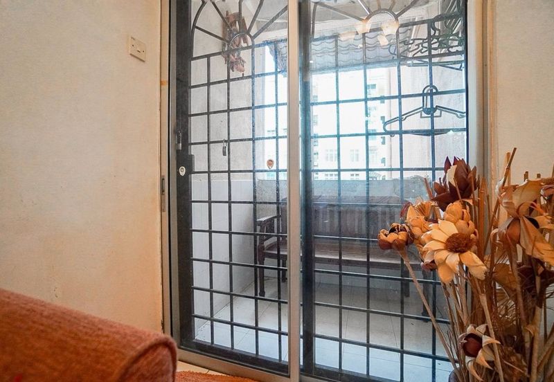 Sri Puteri (Earls Court), Ukay Perdana