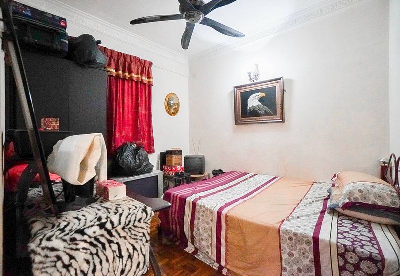 Sri Puteri (Earls Court), Ukay Perdana