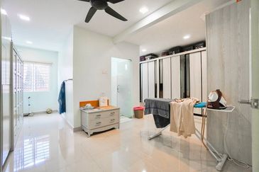 FOR SALE: (FULLY RENOVATED + FULLY EXTENDED + APPROVED ADDITIONAL 1 STOREY) 3.5 STOREY TERRACE TAMAN BUKIT UTAMA, BUKIT ANTARABANGSA, ULU KELANG