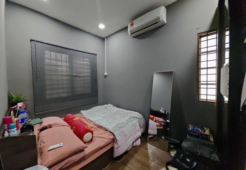 For Sale : 2 Storey Terrace, End Lot Jalan Cecawi 6 Kota Damansara, 47810 Petaling Jaya, Selangor 