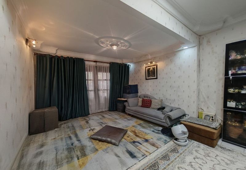 For Sale : 2 Storey Terrace, End Lot Jalan Cecawi 6 Kota Damansara, 47810 Petaling Jaya, Selangor 