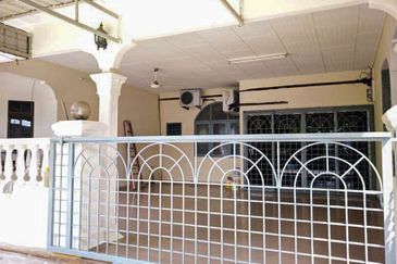 Teres 1 Tingkat Taman Desa Peringgit, Melaka  