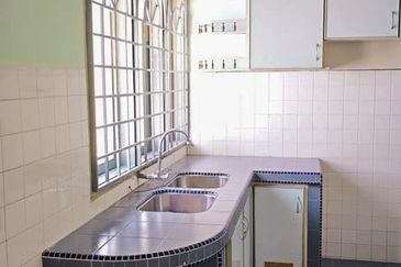 Teres 1 Tingkat Taman Desa Peringgit, Melaka  