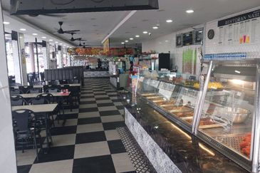 CORNER GROUND FLOOR SHOPLOT FACING MAINROAD SERI KEMBANGAN FOR RENT  