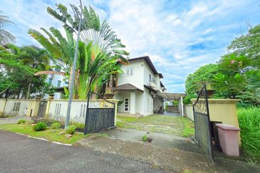 FOR SALE: 2-Storey Bungalow Seksyen 8, Kota Damansara 