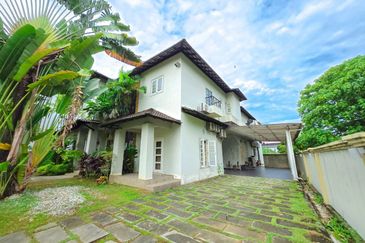 FOR SALE: 2-Storey Bungalow Seksyen 8, Kota Damansara 