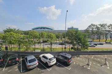 Fully Renovated Shop Office Units (Mid-century interior design) @ 1F Emira Residence, Seksyen 13, Shah Alam  