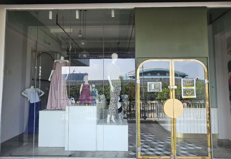 Fully Renovated Shop Office Units (Mid-century interior design) @ 1F Emira Residence, Seksyen 13, Shah Alam  