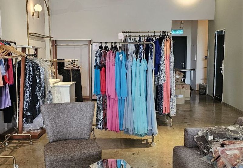 Fully Renovated Shop Office Units (Mid-century interior design) @ 1F Emira Residence, Seksyen 13, Shah Alam  