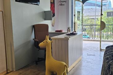 Fully Renovated Shop Office Units (Mid-century interior design) @ 1F Emira Residence, Seksyen 13, Shah Alam  