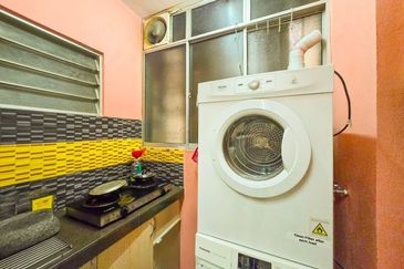 Angsana Apartment @ Taman Raintree