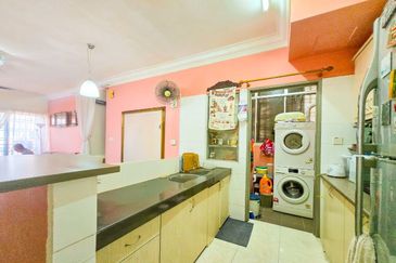 Angsana Apartment @ Taman Raintree