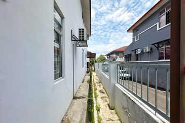 Taman Mawar, Bandar Baru Salak Tinggi