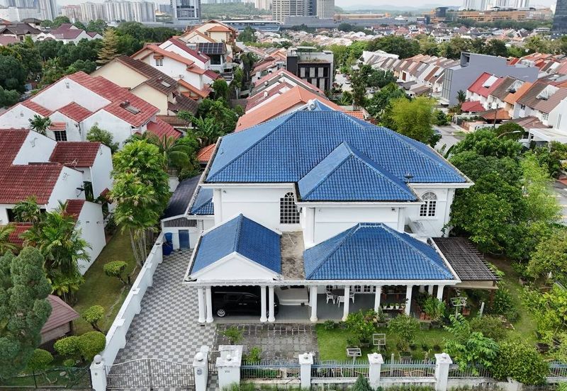 🔥 FOR SALE – CORNER BUNGALOW @ TTDI 🔥