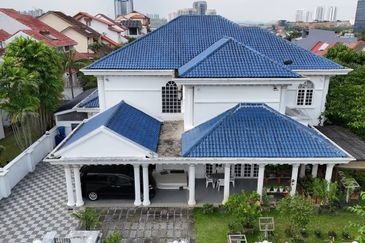 🔥 FOR SALE – CORNER BUNGALOW @ TTDI 🔥