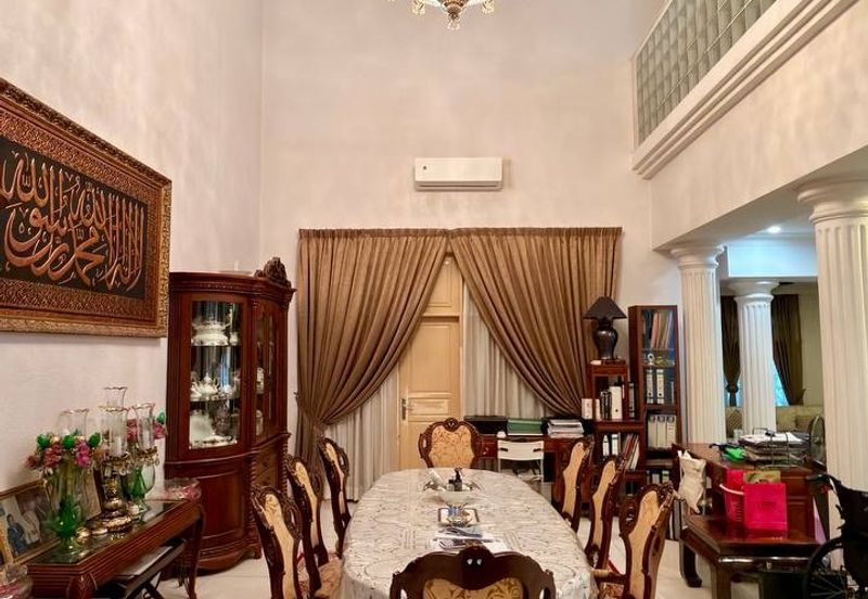 🔥 FOR SALE – CORNER BUNGALOW @ TTDI 🔥