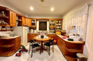 🔥 FOR SALE – CORNER BUNGALOW @ TTDI 🔥