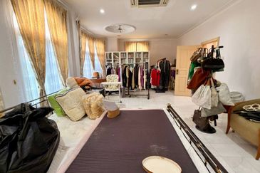 🔥 FOR SALE – CORNER BUNGALOW @ TTDI 🔥