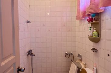 🔥 FOR SALE – CORNER BUNGALOW @ TTDI 🔥